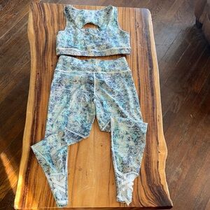 Mono B Women's Blue and Green printed Leggings Set, top Medium, bottom small